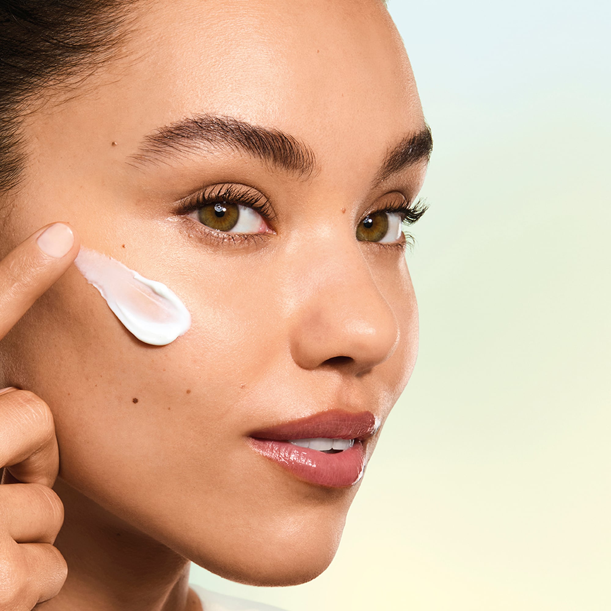 DayWear Moisturizer Multi-Protection Anti-Oxidant 24H?Moisture Creme SPF 15 - Image 5