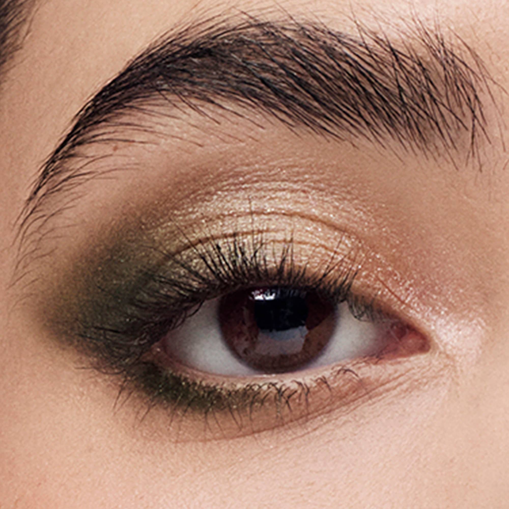 The Essential Eyeshadow Quad - Image 11