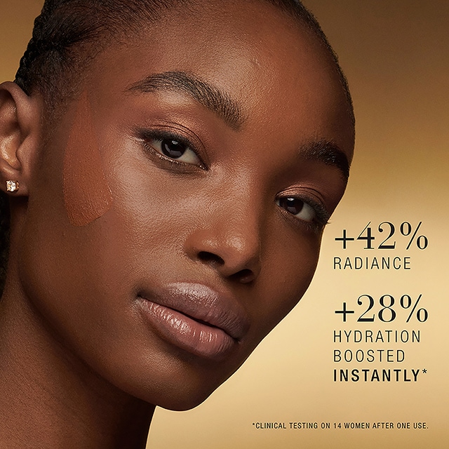Re-Nutriv Ultra Radiance Liquid Foundation SPF 20 - Image 4