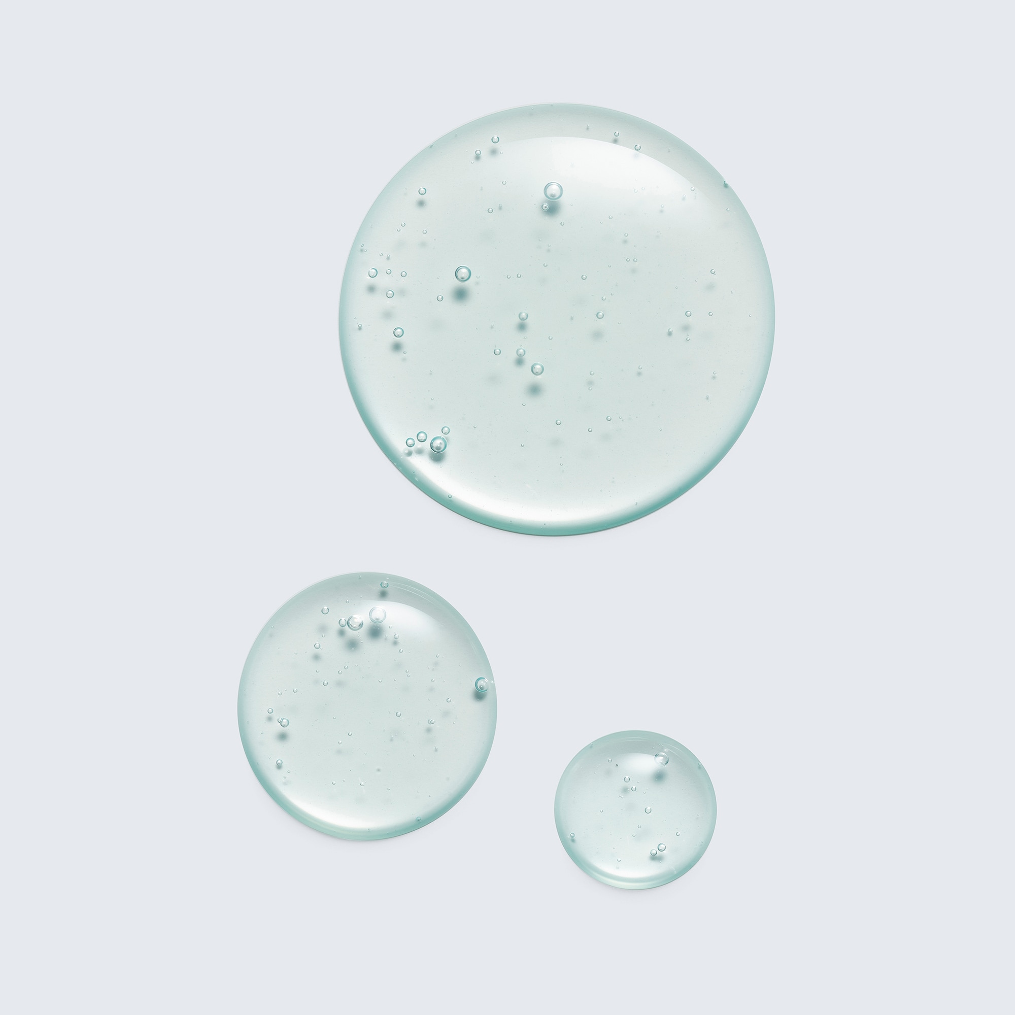 DayWear Glow Boost Gel Cleanser - Image 2