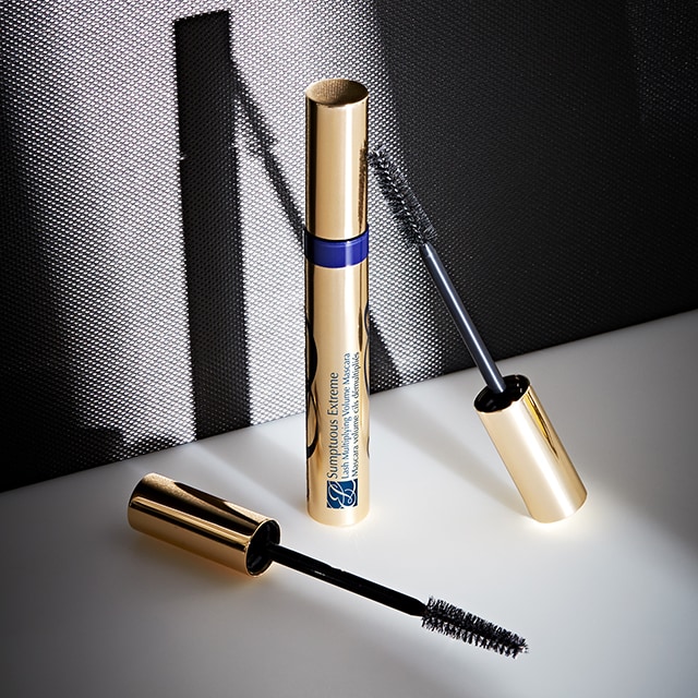 Sumptuous Extreme Lash Multiplying Volume Mascara - Image 5