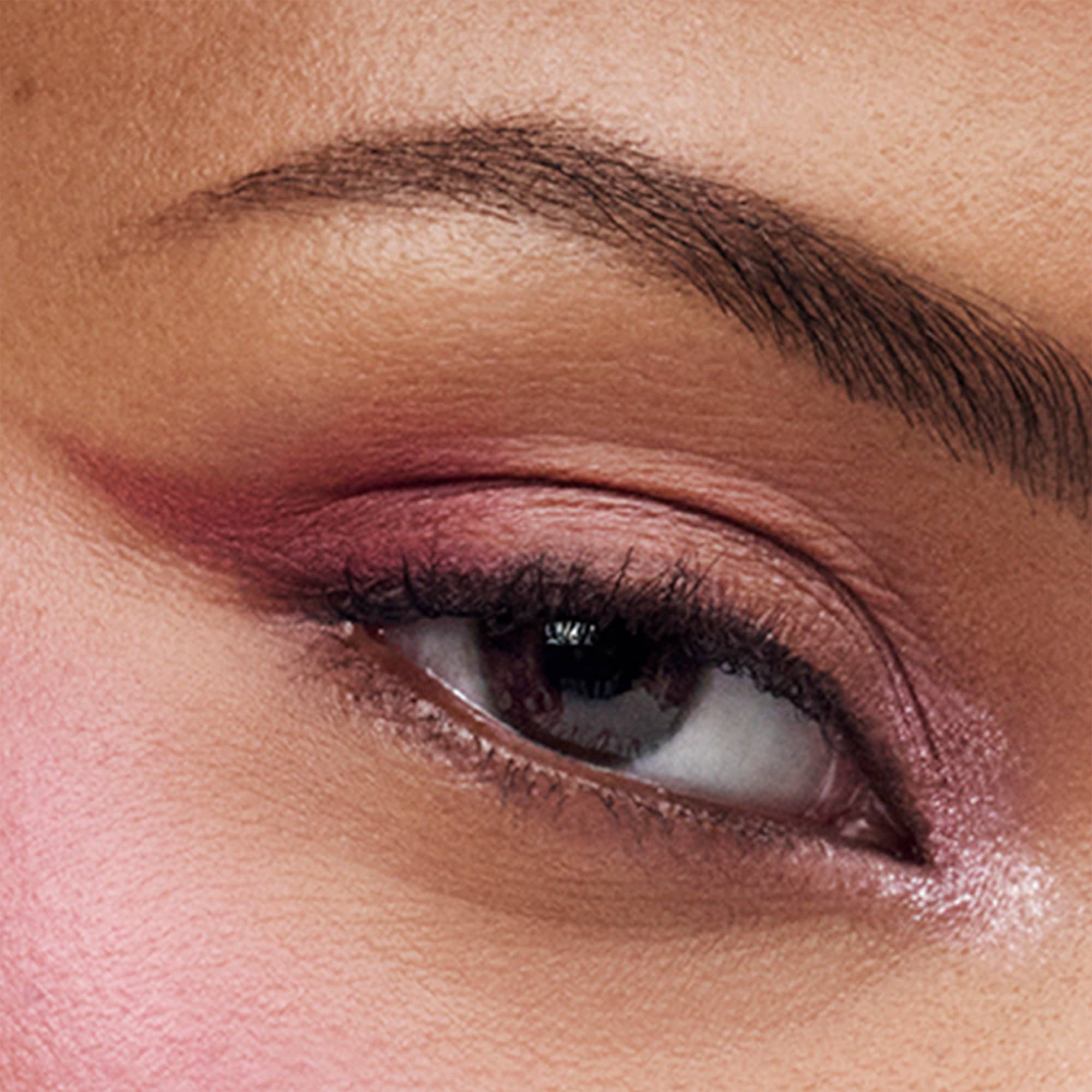 The Essential Eyeshadow Quad - Image 20
